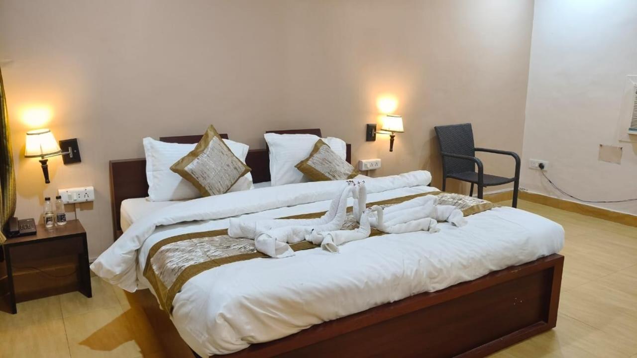 Hotel Shree Krishna Jungle Resort Khajurāho エクステリア 写真